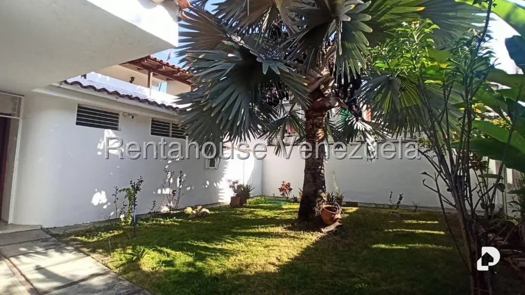 Casa en La Trinidad, Caracas – 25