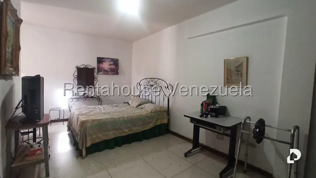 Casa en La Trinidad, Caracas – 17