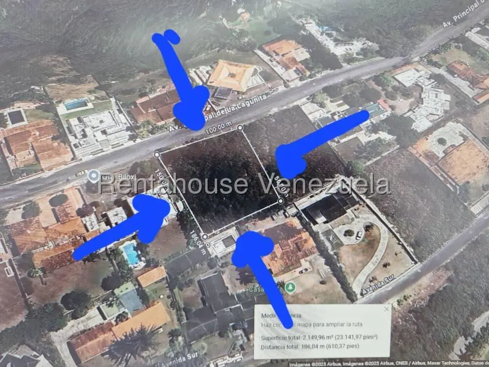 Land in Caracas - 1