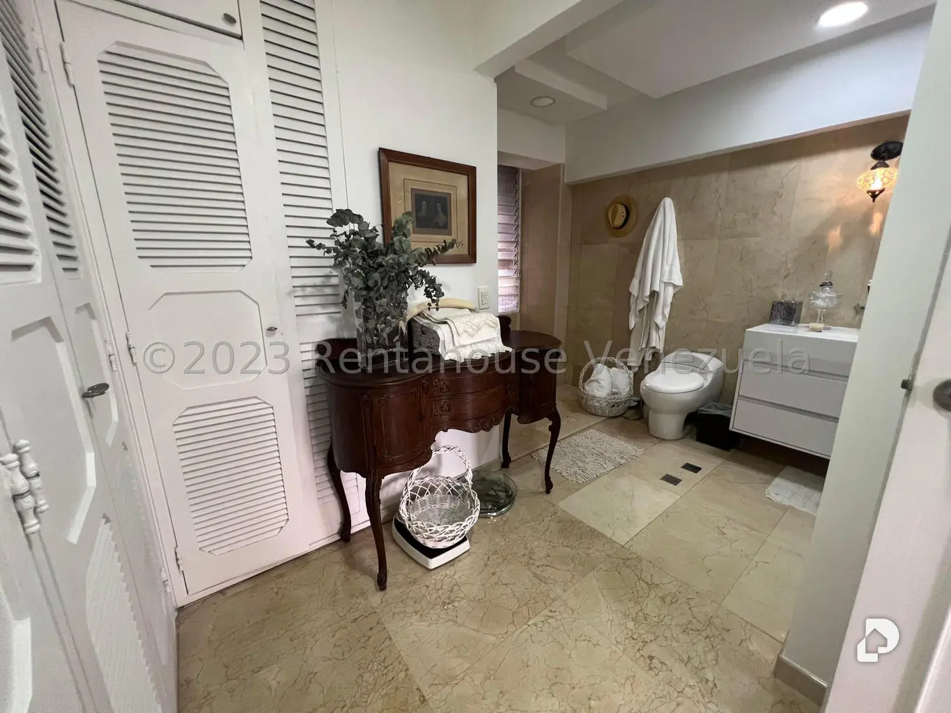 Apartamento en Las Mesetas de Santa Rosa de Lima, Caracas – 25