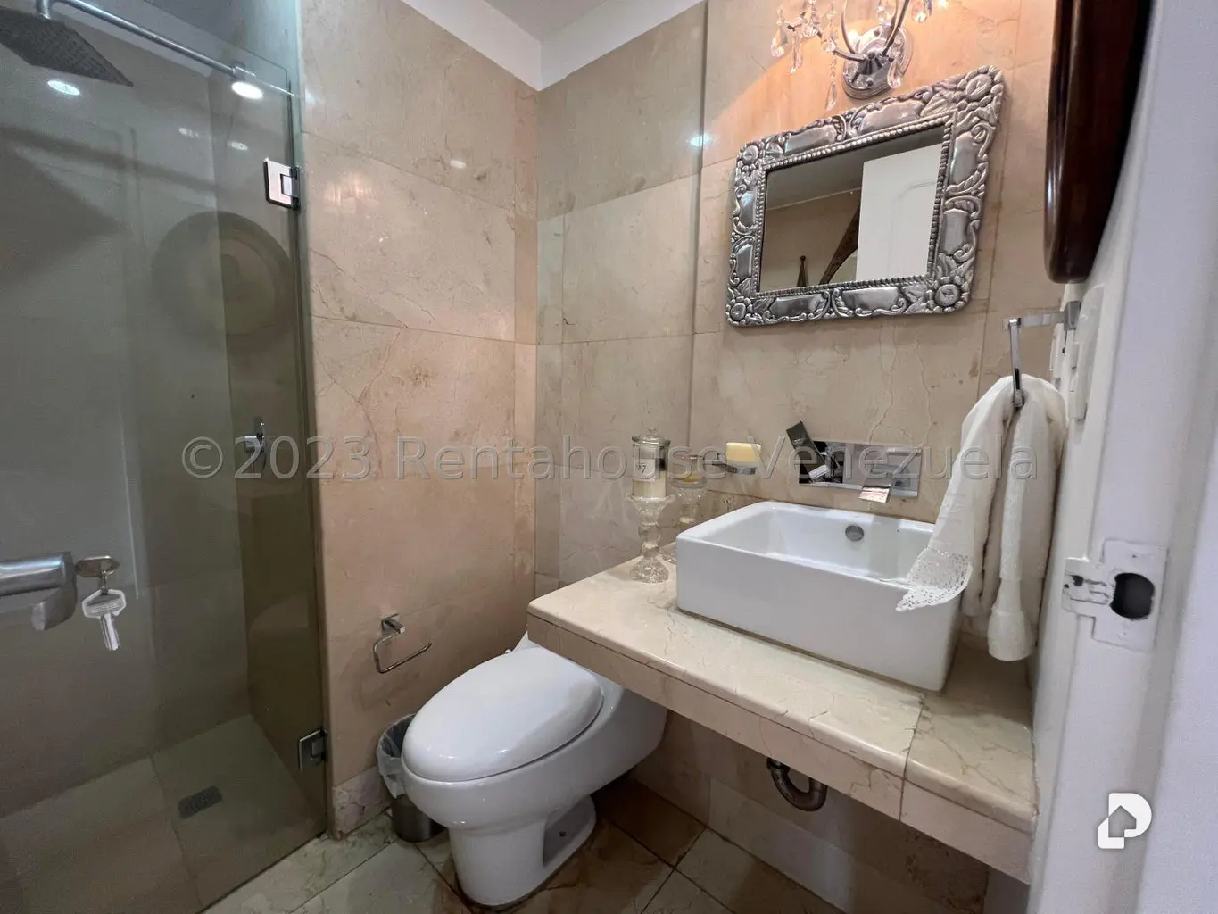Apartamento en Las Mesetas de Santa Rosa de Lima, Caracas – 16