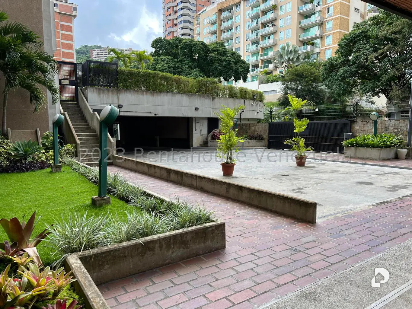 Apartamento en Las Mesetas de Santa Rosa de Lima, Caracas – 3