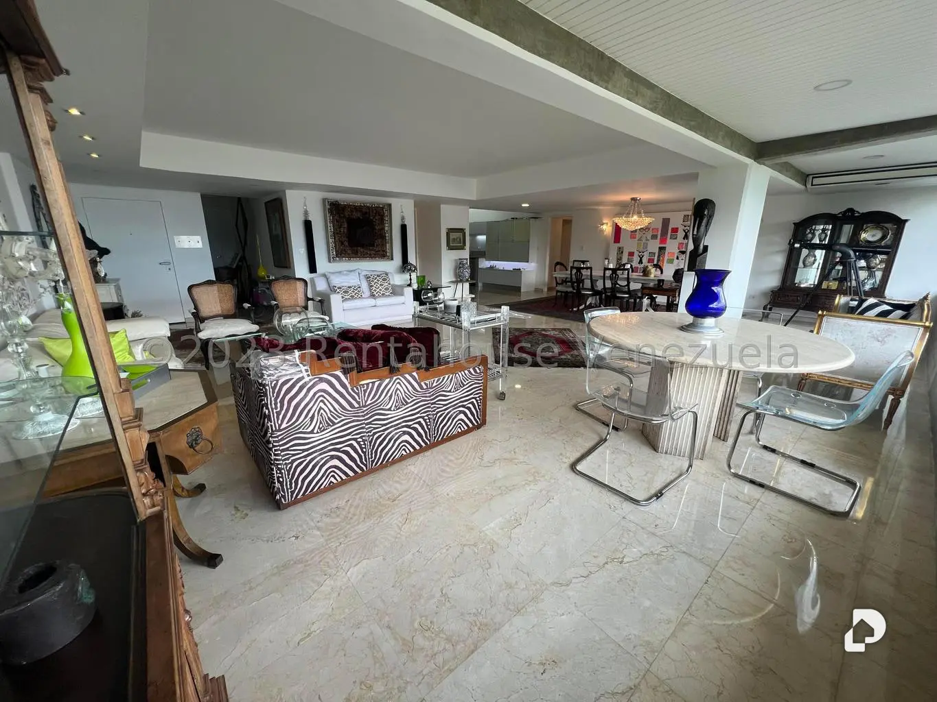 Apartamento en Las Mesetas de Santa Rosa de Lima, Caracas – 10