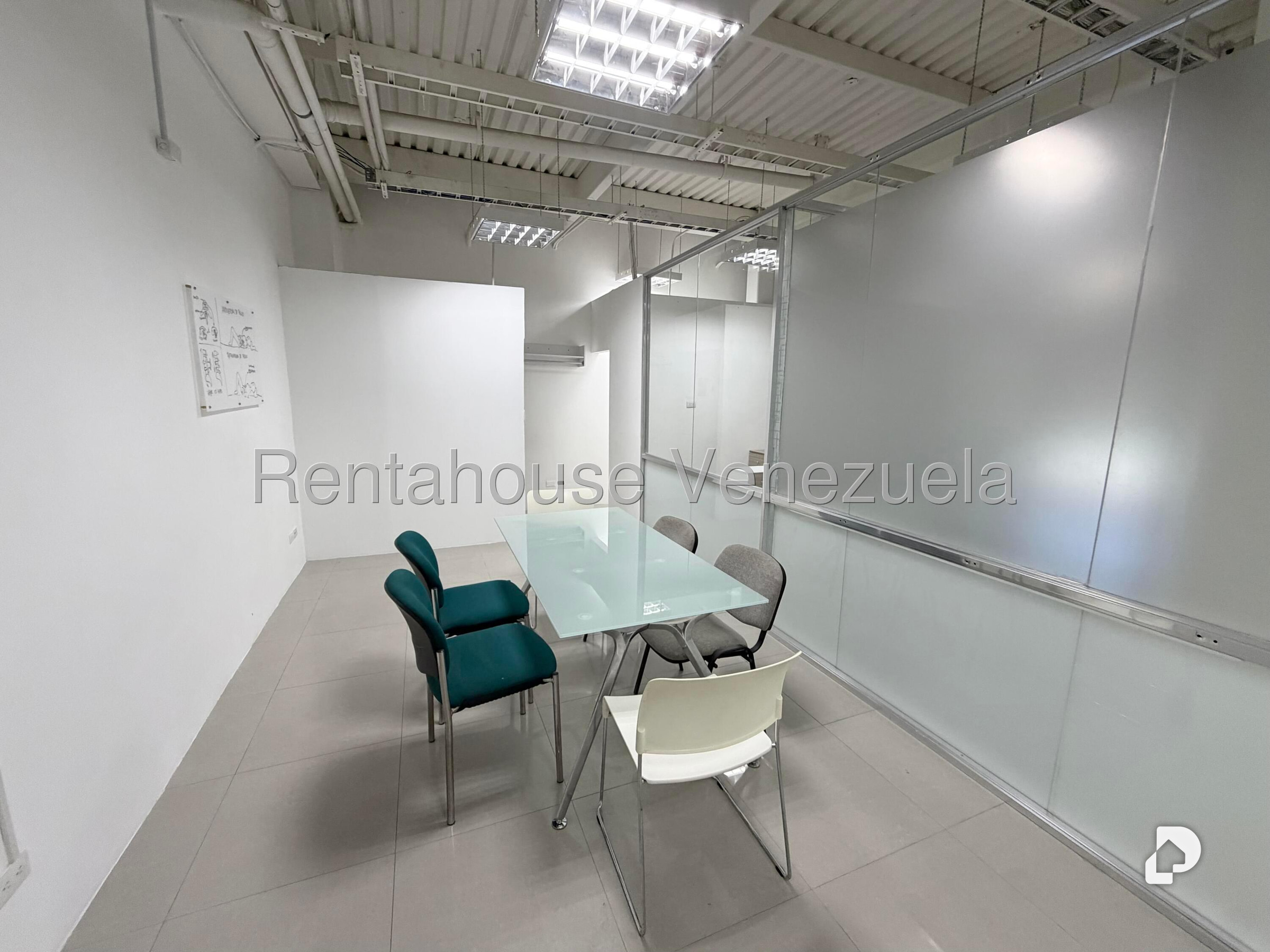 Oficina en Las Mercedes, Caracas – 8