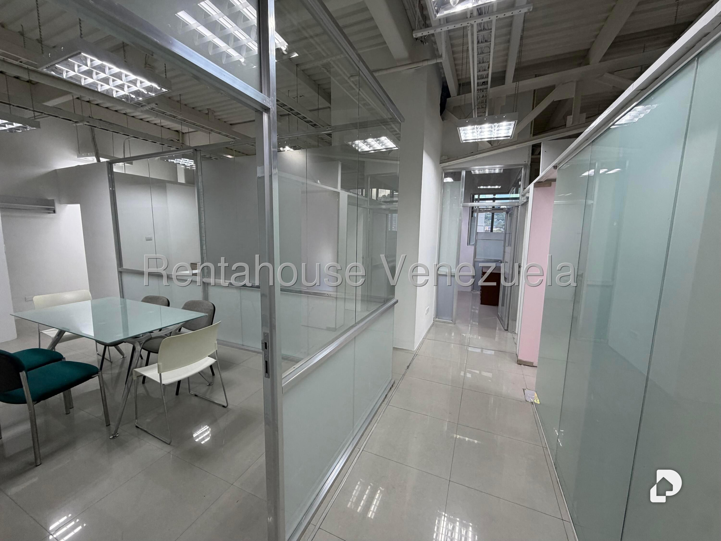 Oficina en Las Mercedes, Caracas – 1