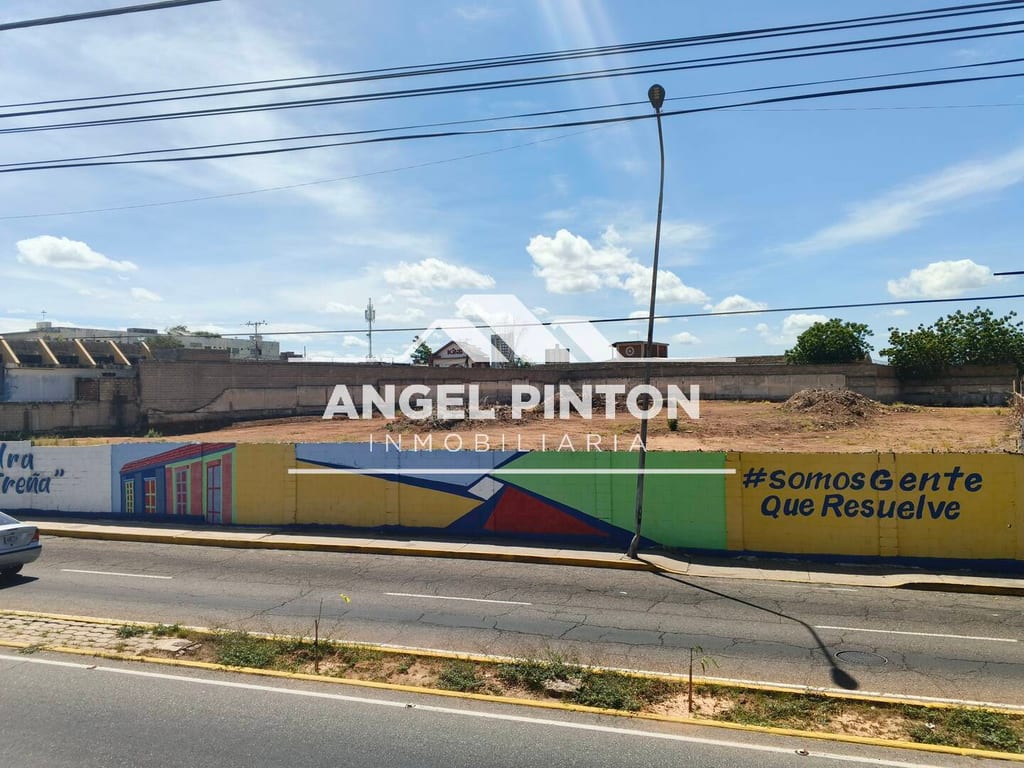 Terreno en Avenida Bella Vista, Maracaibo - 1