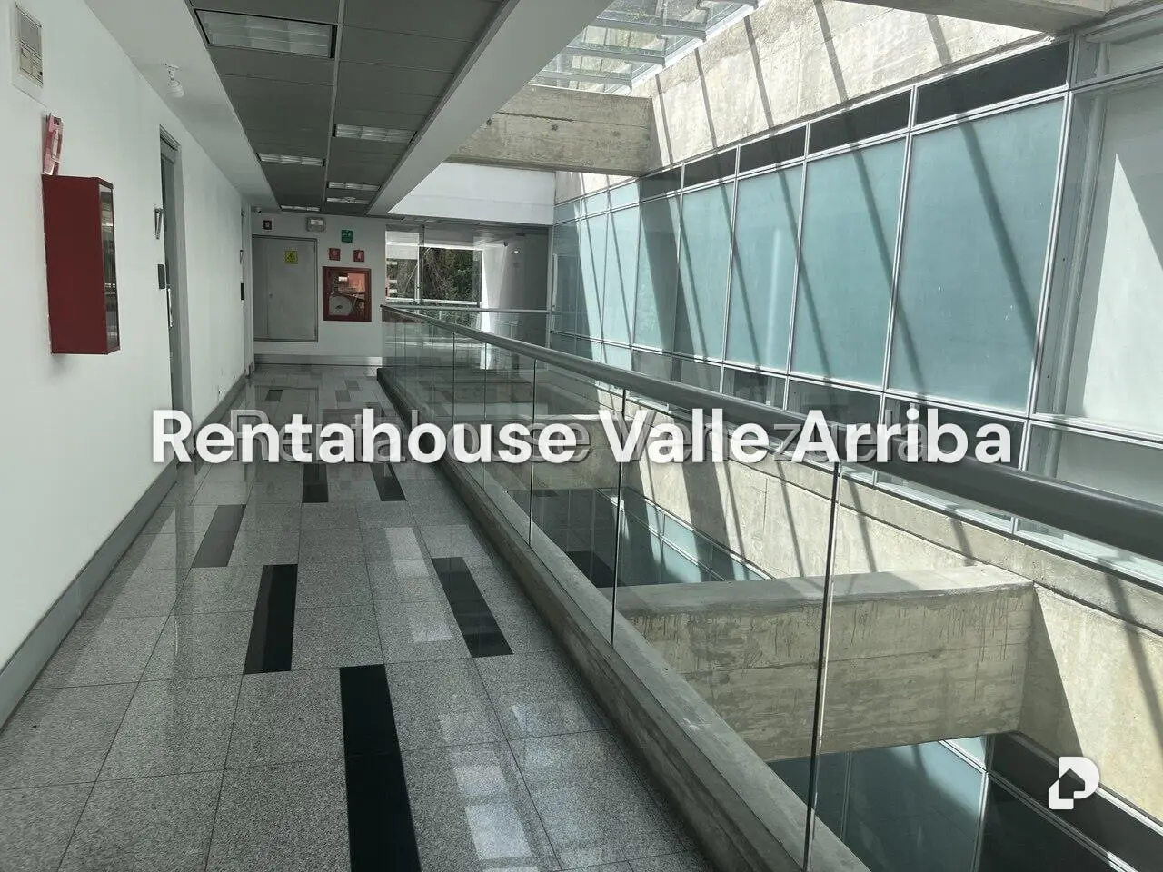 Local comercial en La Trinidad, Caracas – 1