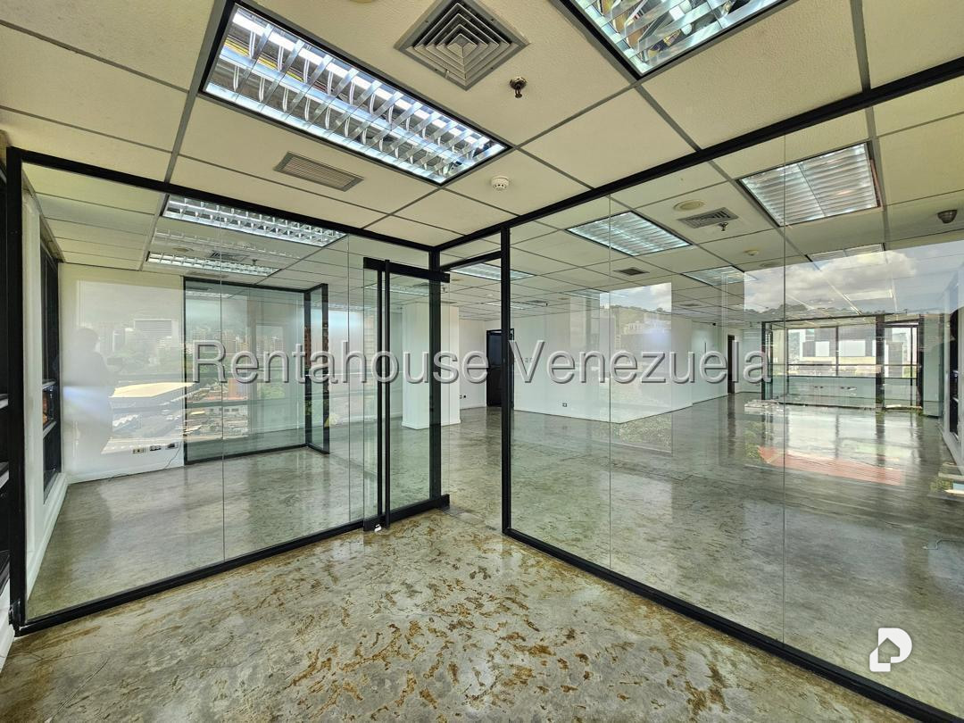 Oficina en Las Mercedes, Caracas – 8