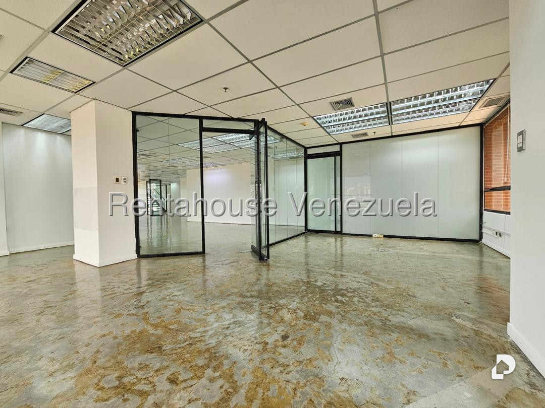 Oficina en Las Mercedes, Caracas – 19