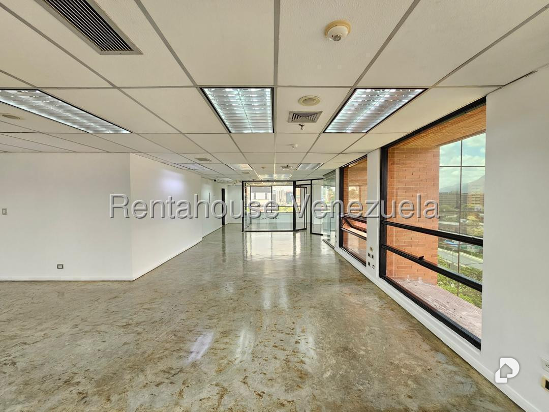 Oficina en Las Mercedes, Caracas – 11