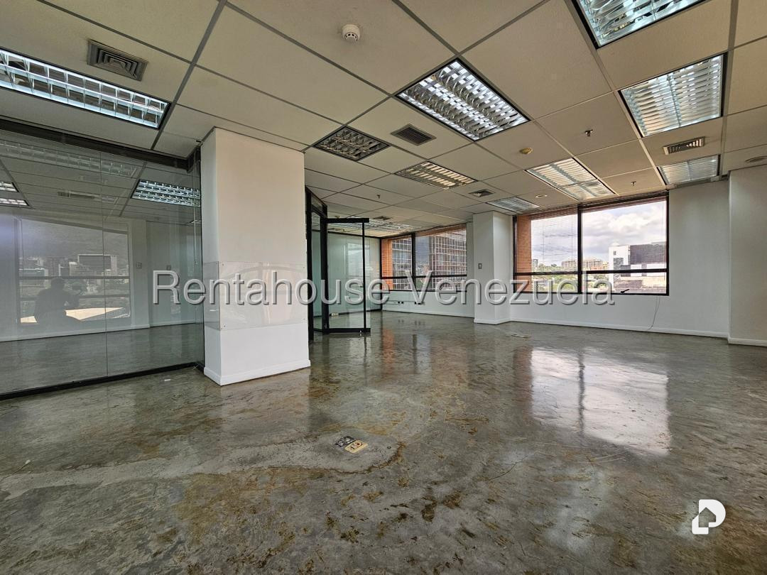 Oficina en Las Mercedes, Caracas – 18