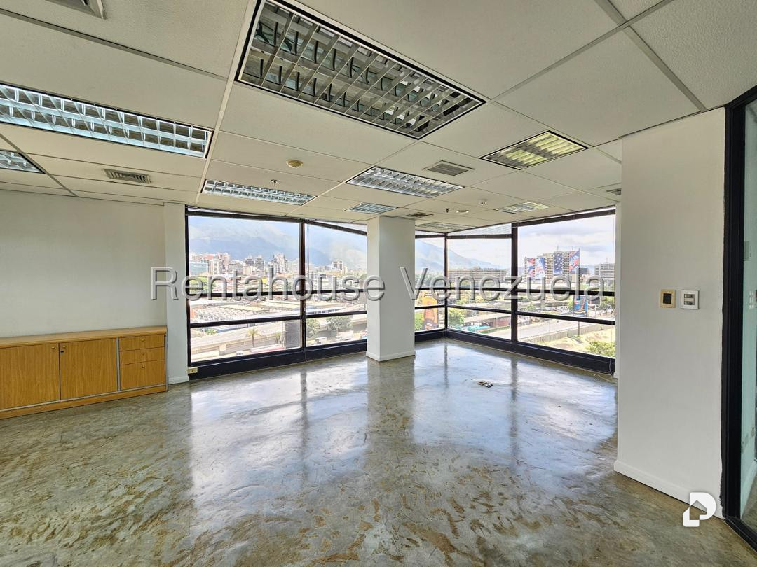Oficina en Las Mercedes, Caracas – 13