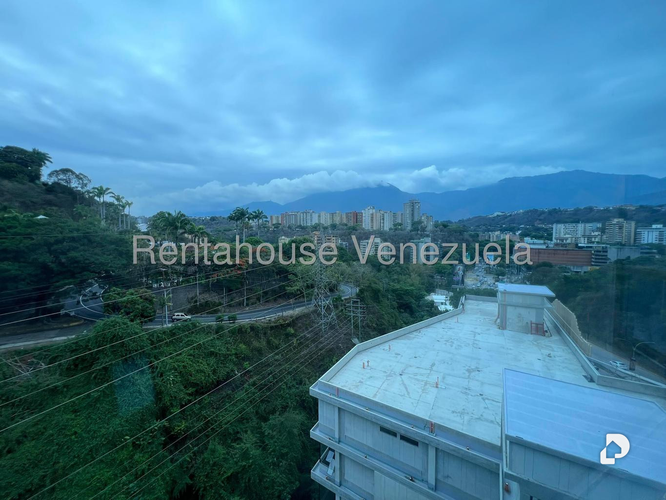Oficina en Cerro Verde, Caracas – 13
