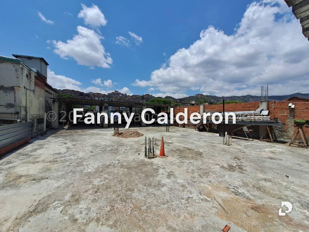 Edificio en Prado de María, Caracas – 24