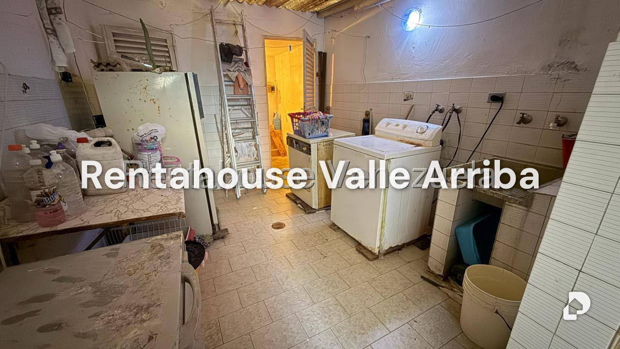 Casa en Alto Prado, Caracas – 17