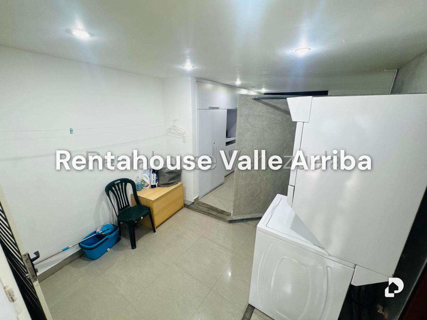 Casa en Santa Fe Norte, Caracas – 14