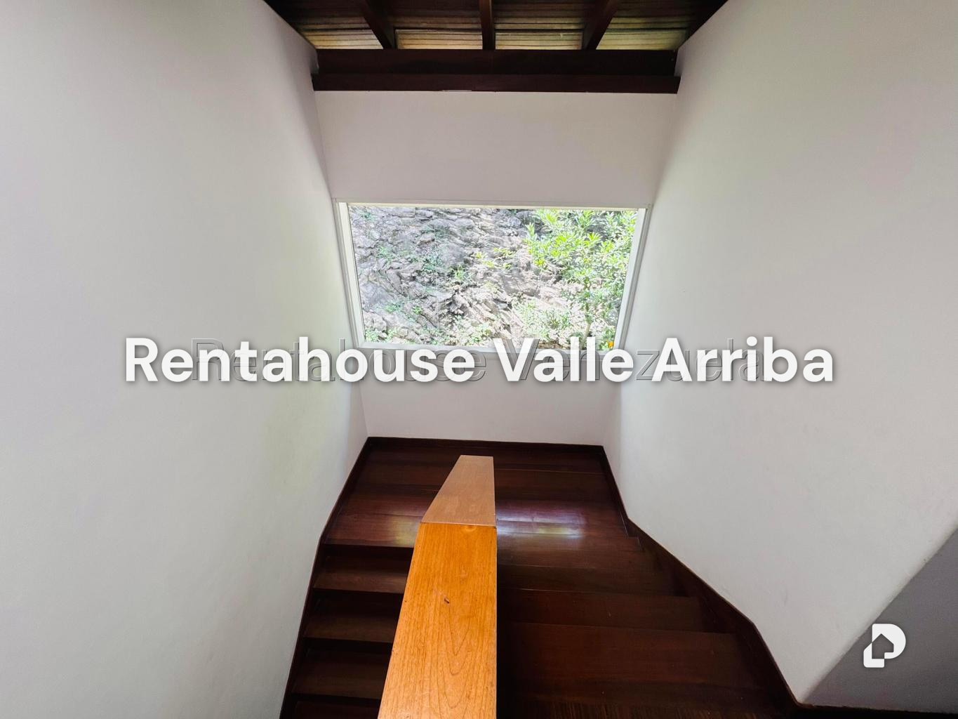 Casa en Santa Fe Norte, Caracas – 25
