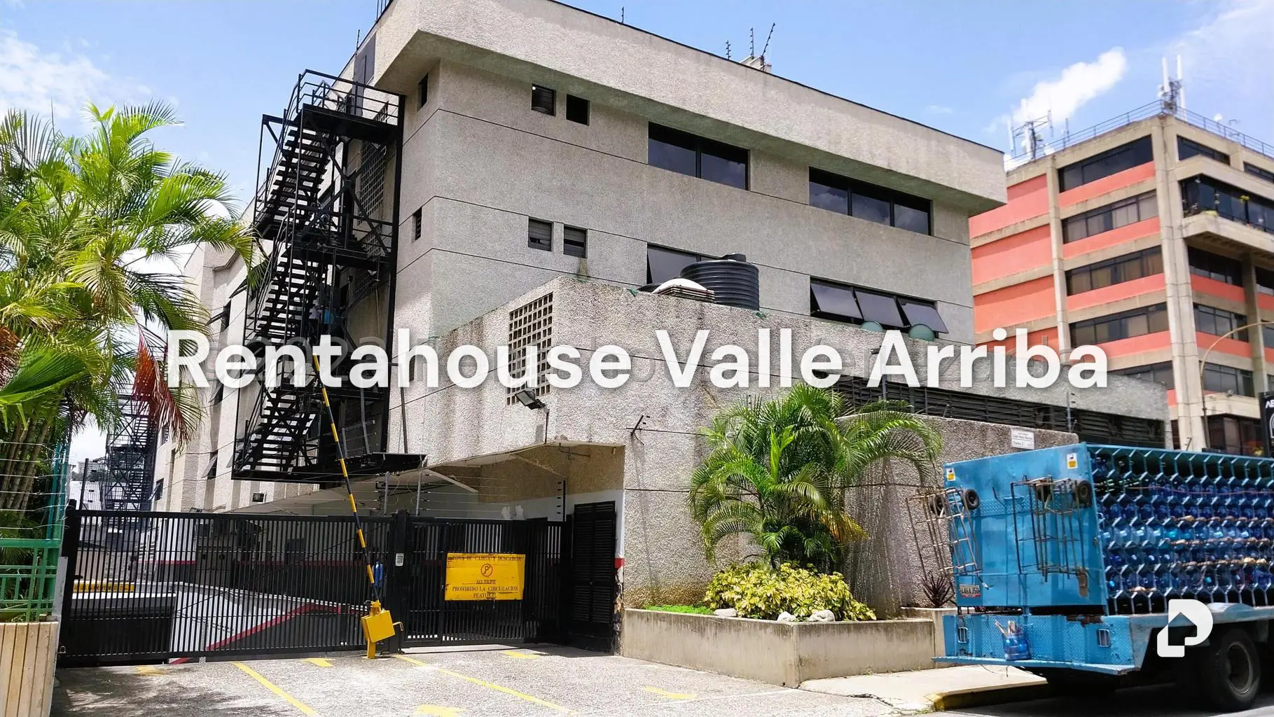 Oficina en Los Cortijos de Lourdes, Caracas – 29
