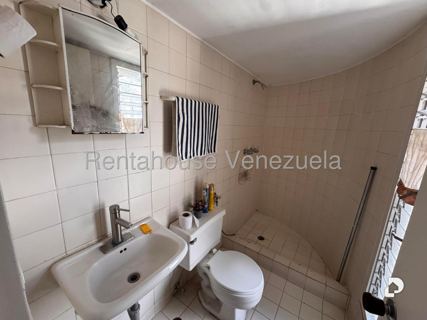 Apartamento en Los Dos Caminos, Caracas – 12