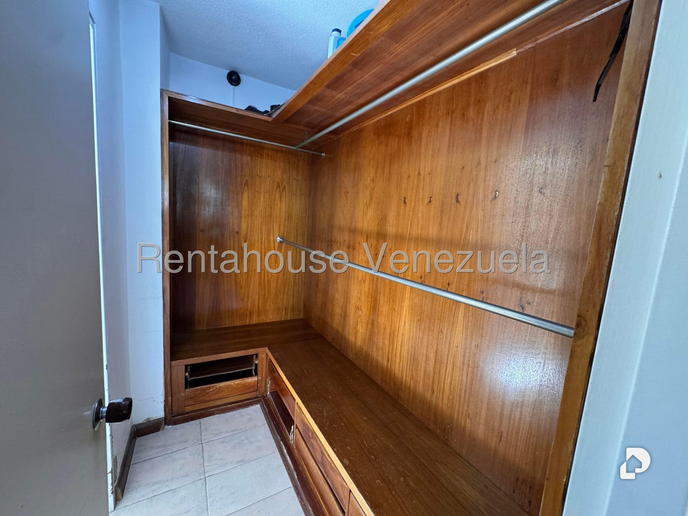 Apartamento en Los Dos Caminos, Caracas – 18