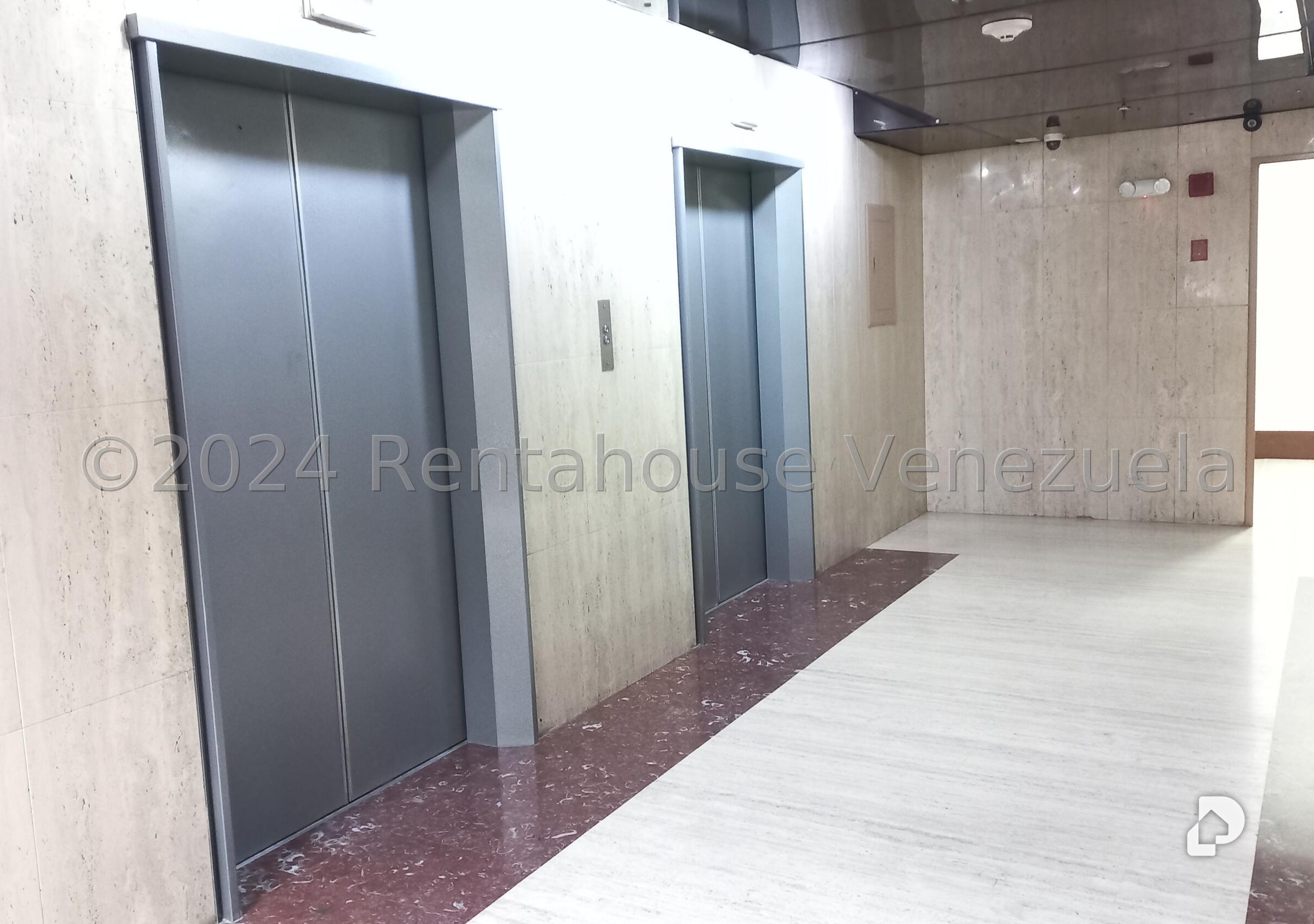 Oficina en Las Mercedes, Caracas – 11