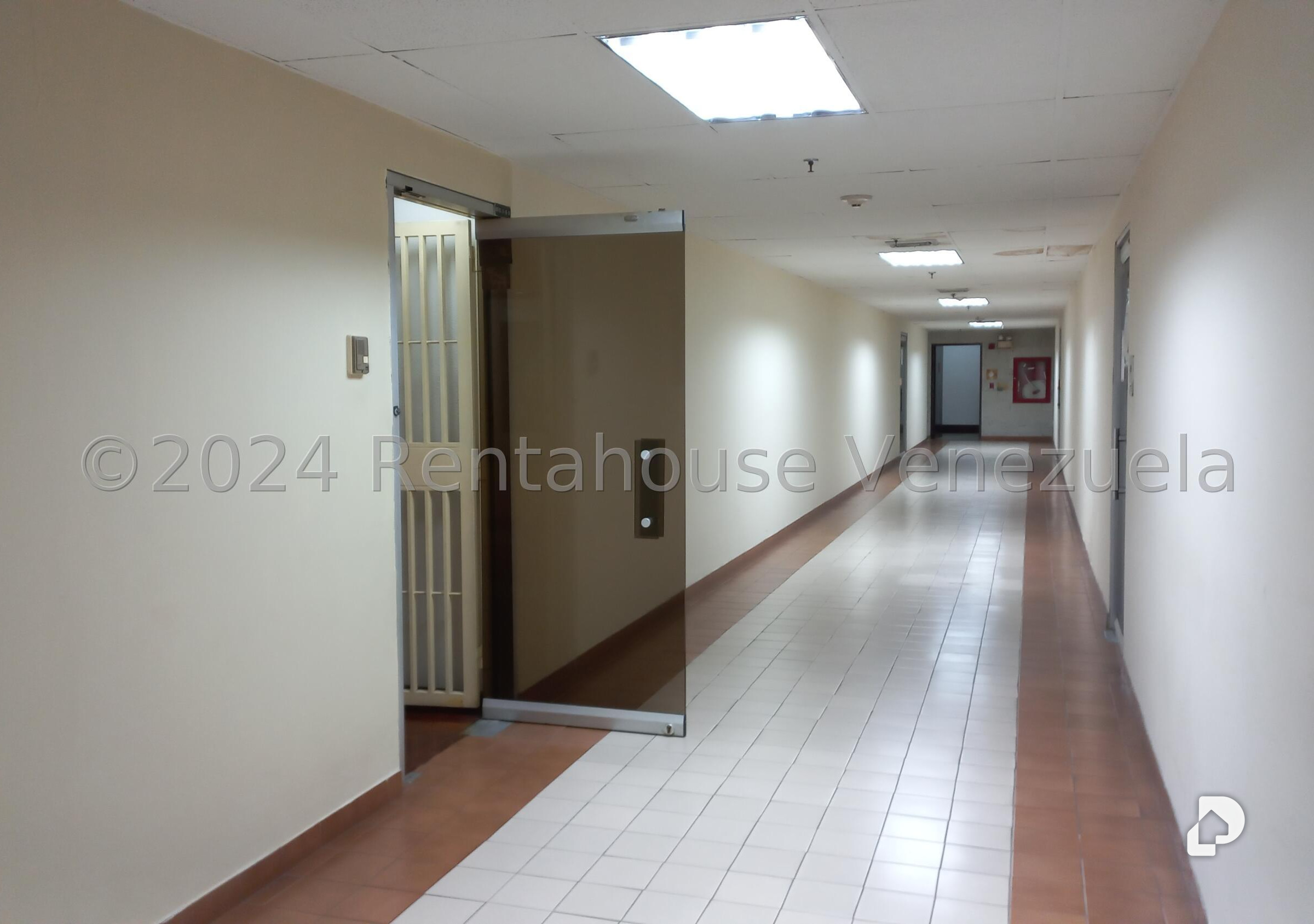 Oficina en Las Mercedes, Caracas – 2