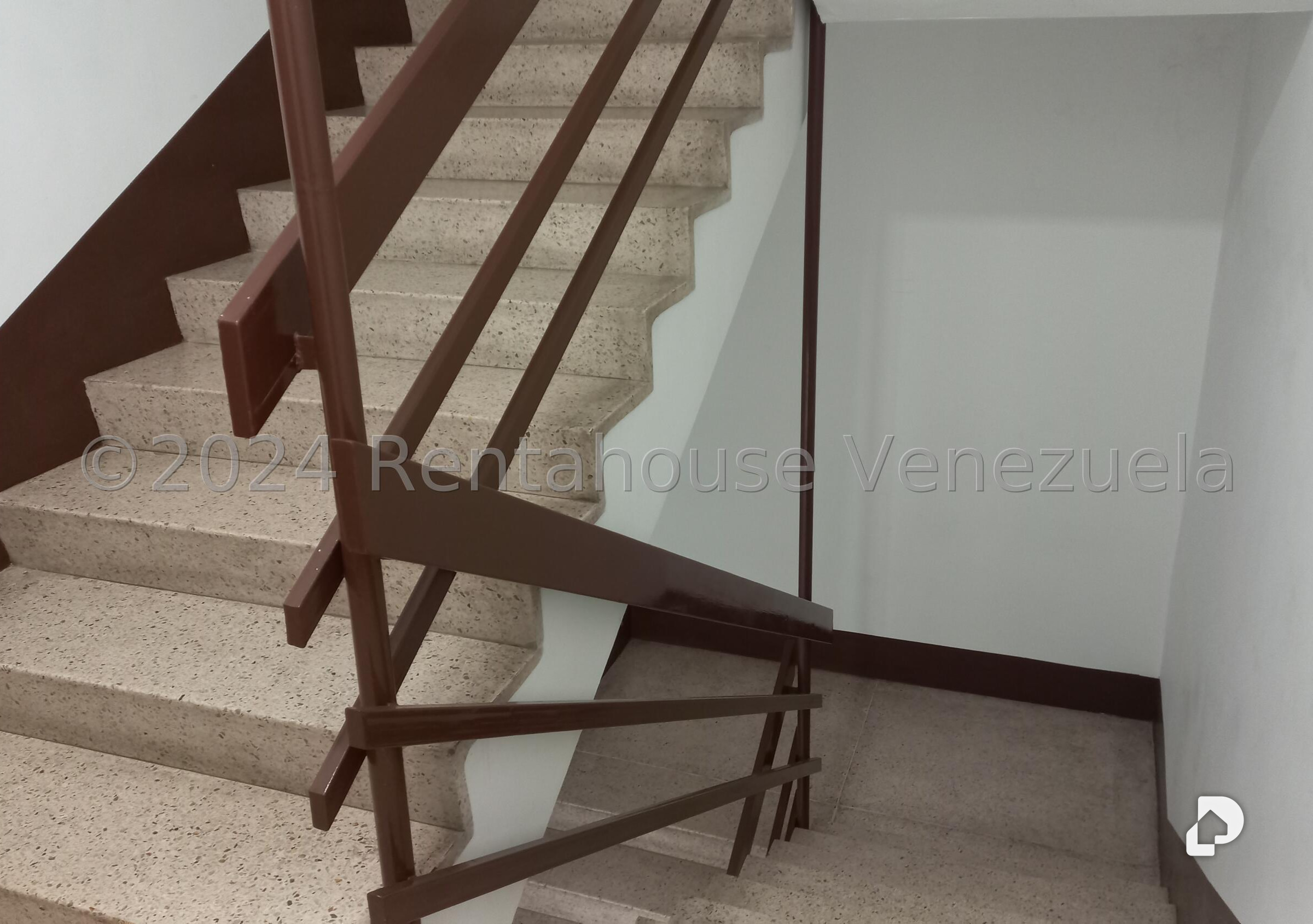 Oficina en Las Mercedes, Caracas – 13
