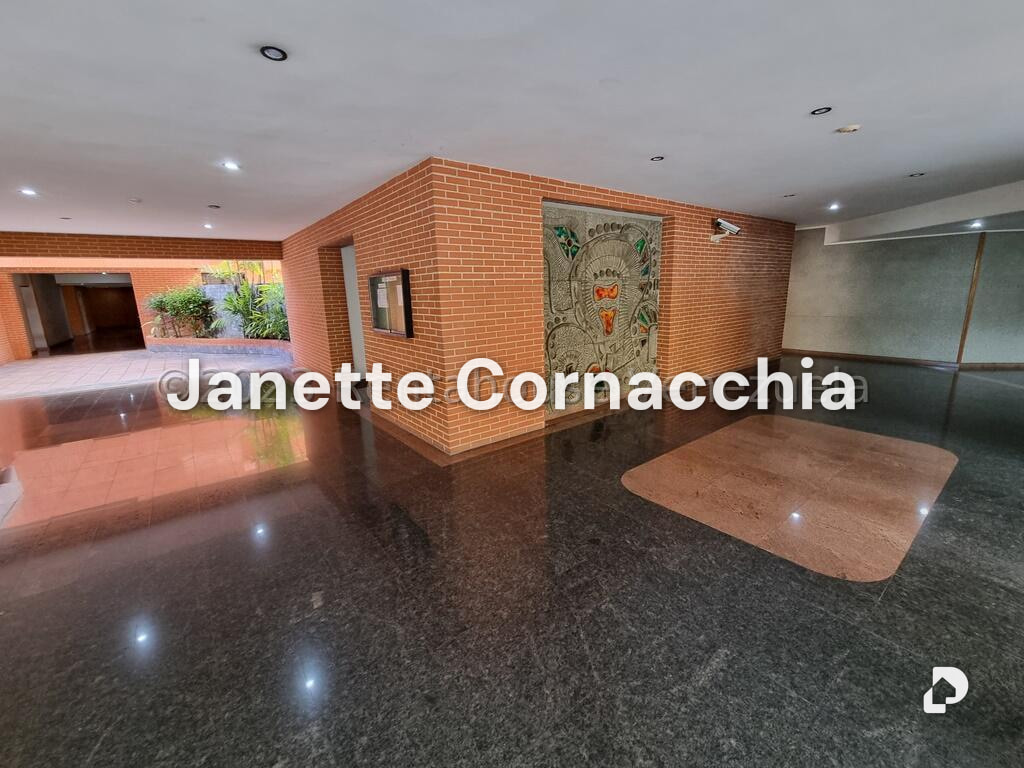 Apartamento en Campo Alegre, Caracas – 24