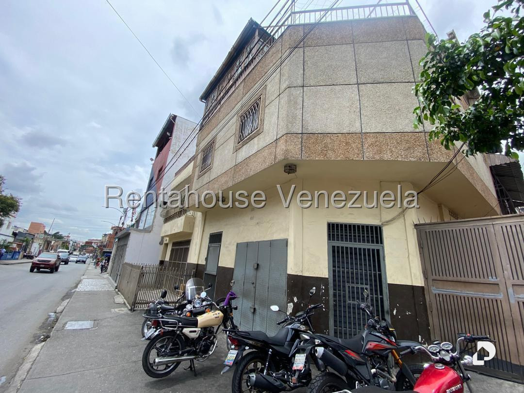Casa en Catia, Caracas – 18