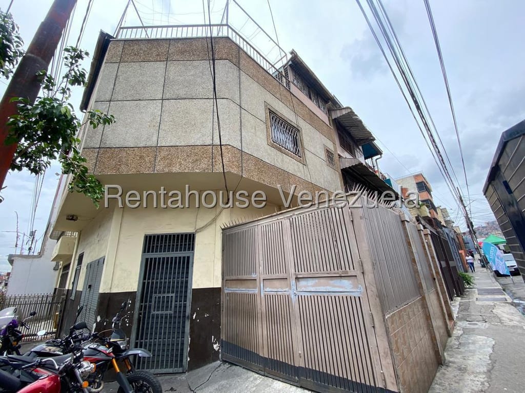 Casa en Catia, Caracas - 1