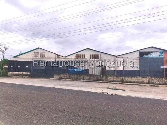 Warehouse in Flor Amarillo - 1