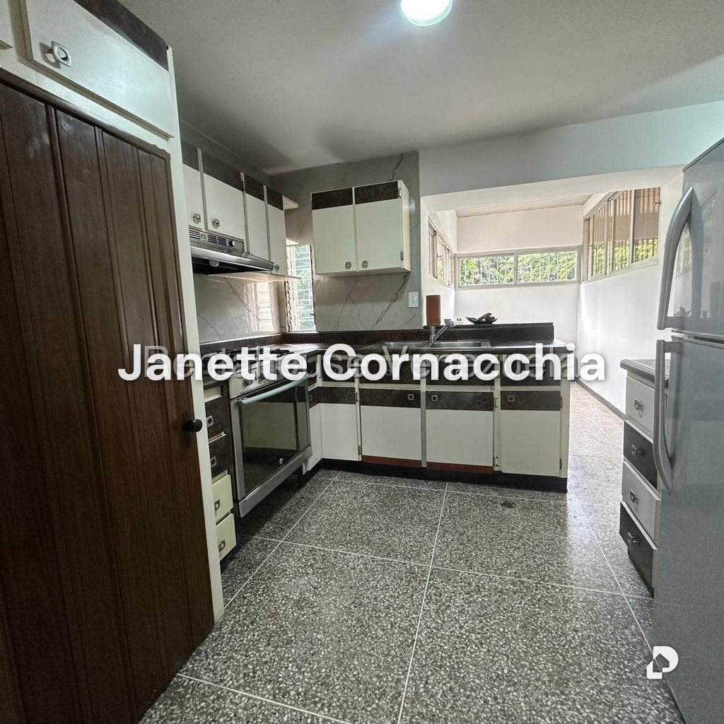 Apartamento en La Florida, Caracas – 10