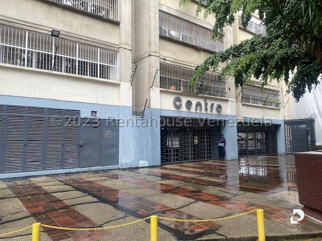 Local comercial en Los Dos Caminos, Caracas – 17