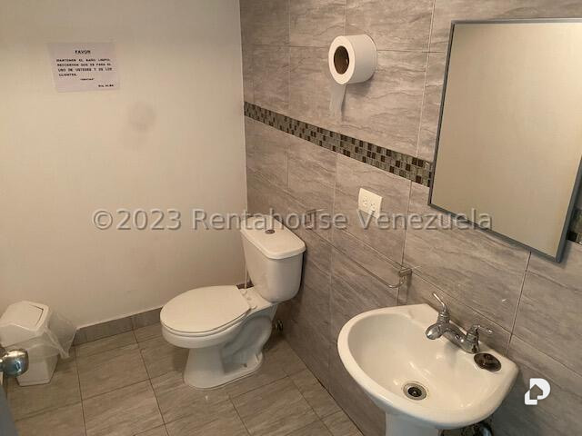 Local comercial en Los Dos Caminos, Caracas – 14