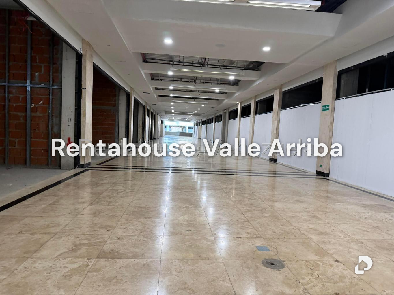 Local comercial en Cerro Verde, Caracas – 13
