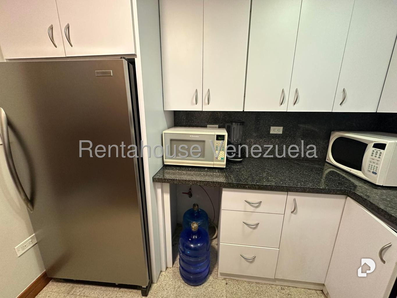 Oficina en Prados del Este, Caracas – 14