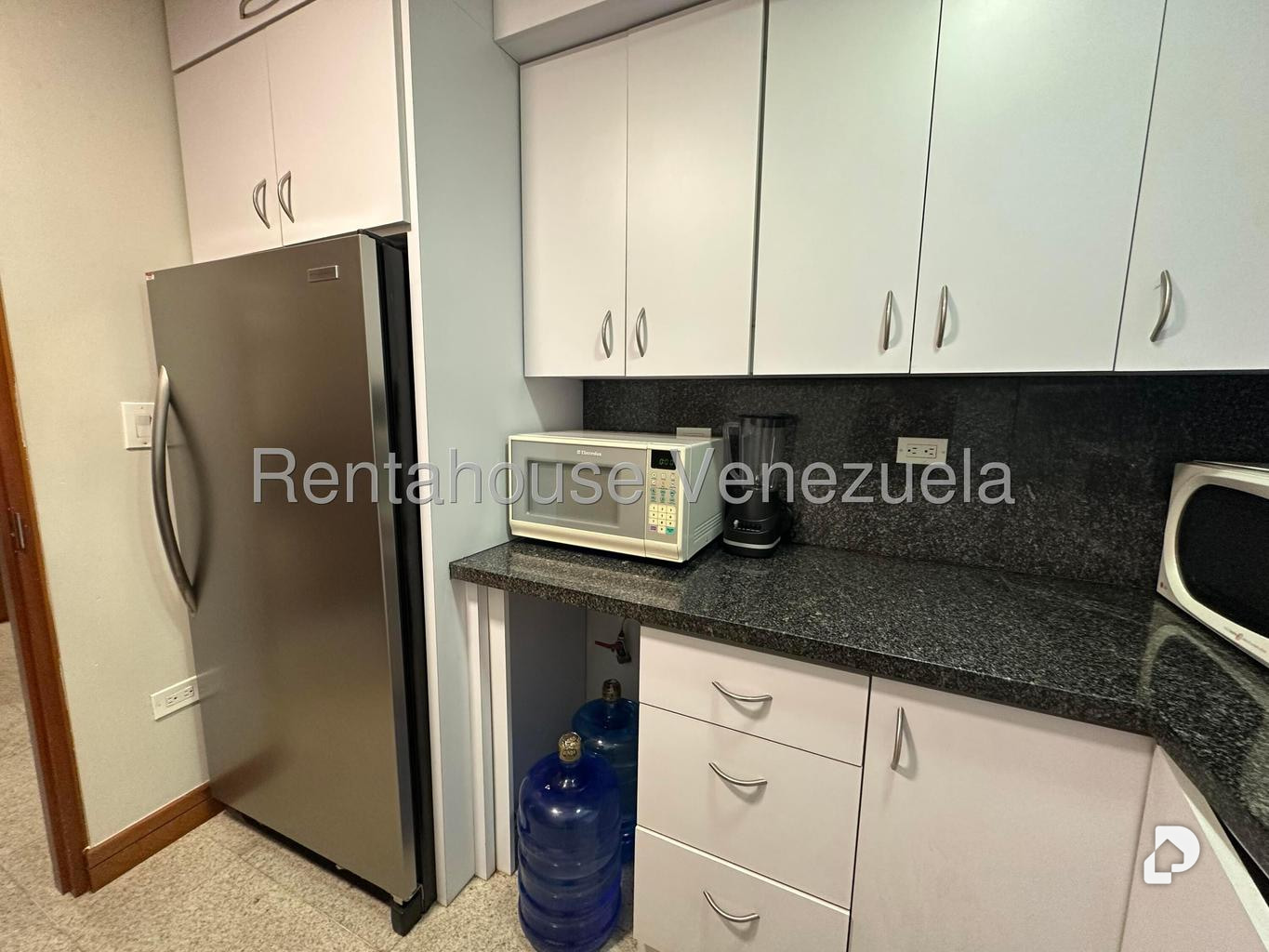 Oficina en Prados del Este, Caracas – 13