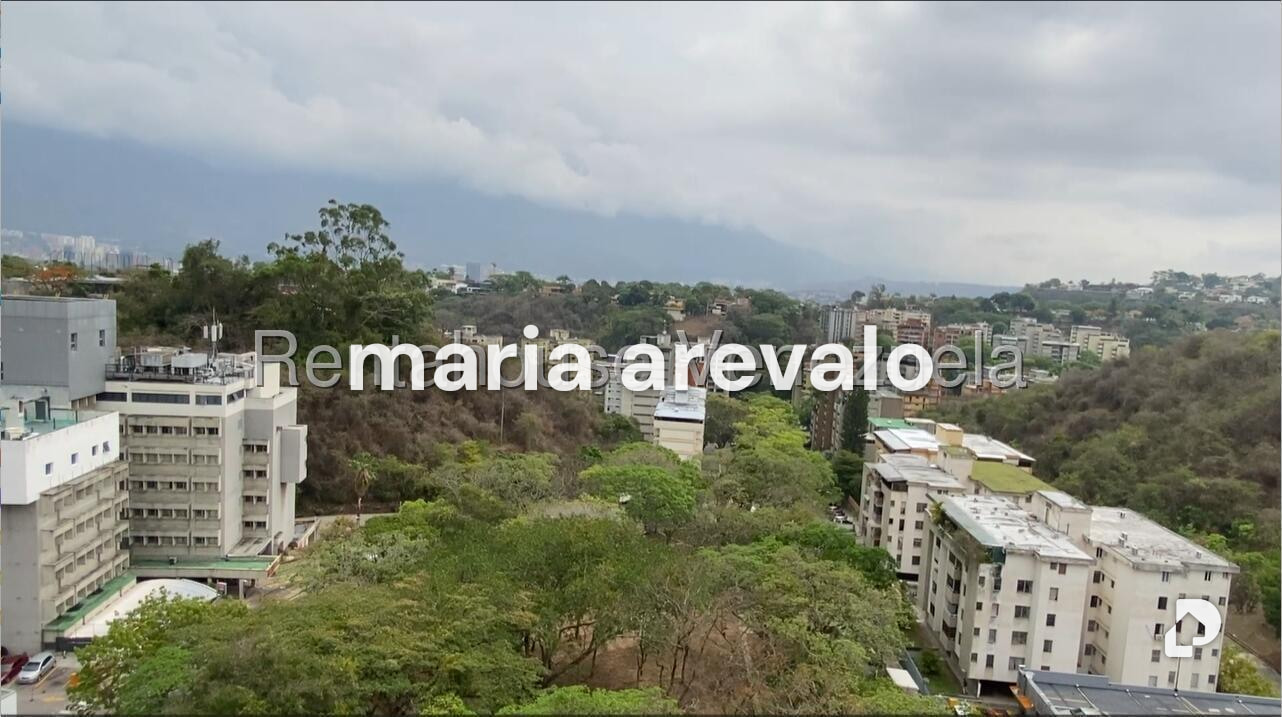 Oficina en Santa Sofía, Caracas – 18