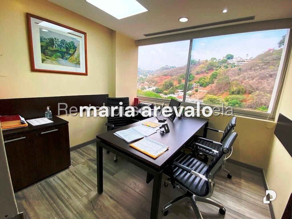 Oficina en Santa Sofía, Caracas – 12