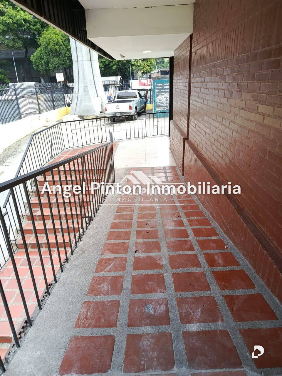 Local comercial en California Norte, Caracas – 3