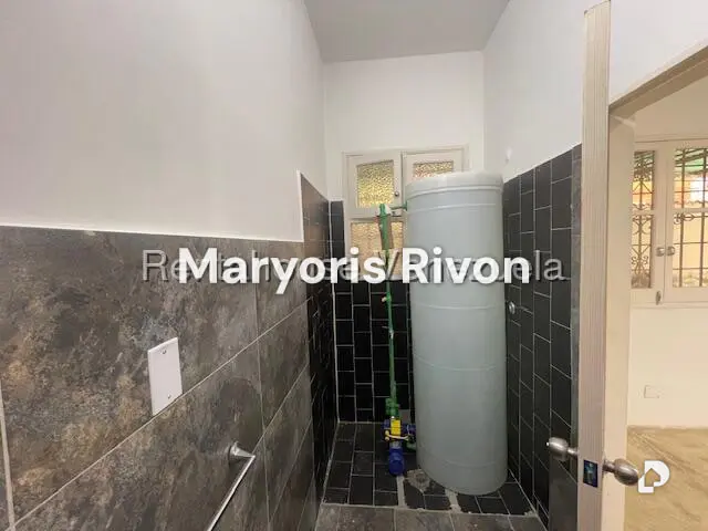 Casa en Campo Claro, Caracas – 12