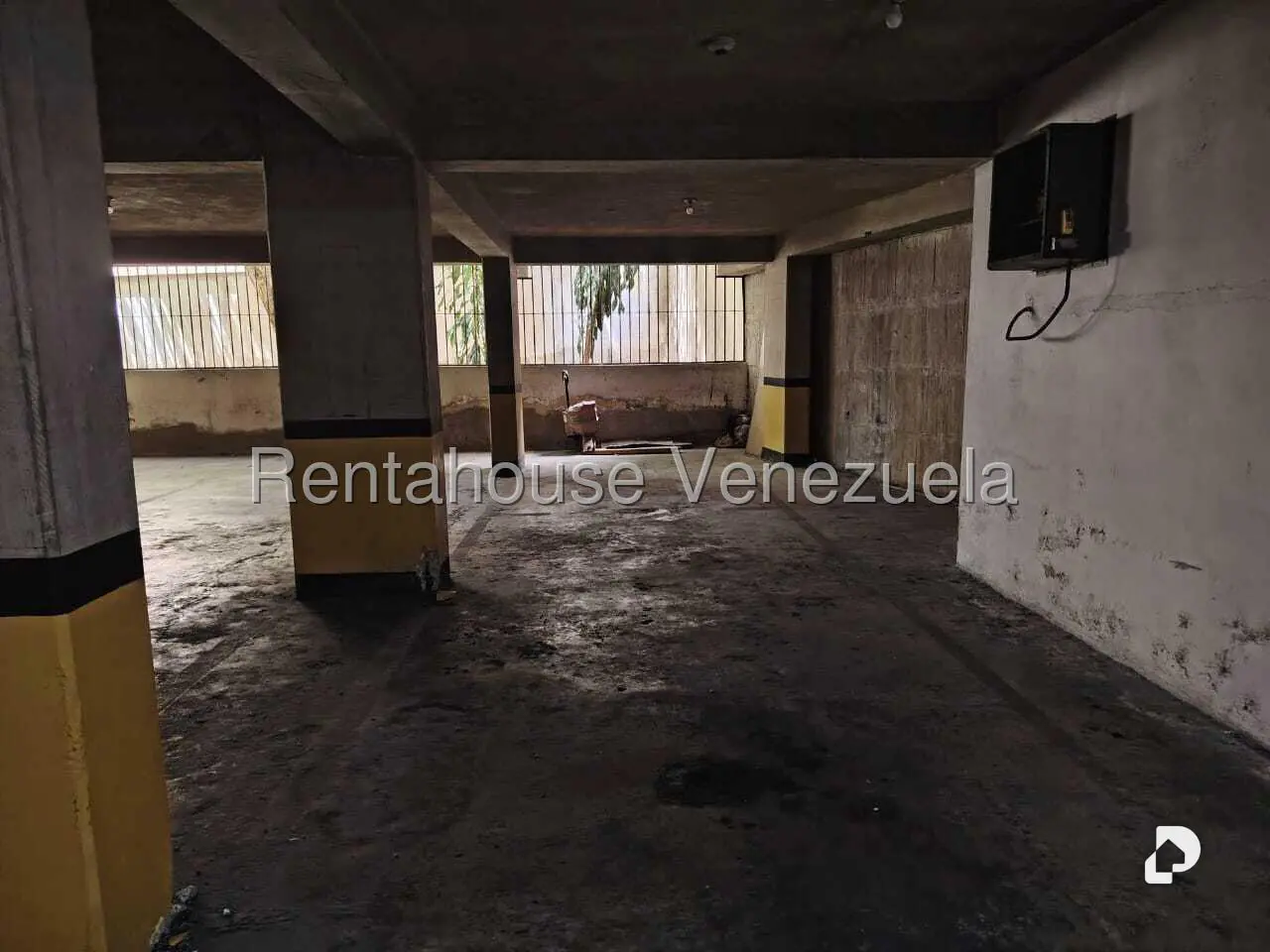 Apartamento en La Florida, Caracas – 24