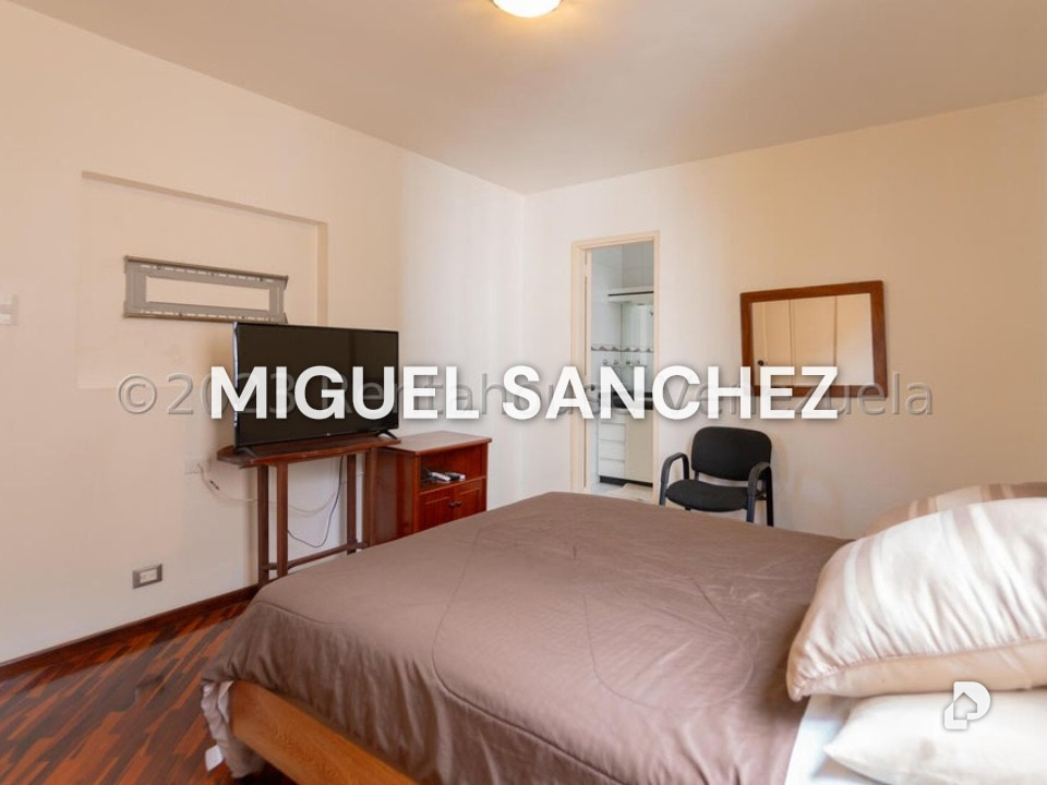 Apartamento en Los Palos Grandes, Caracas – 21
