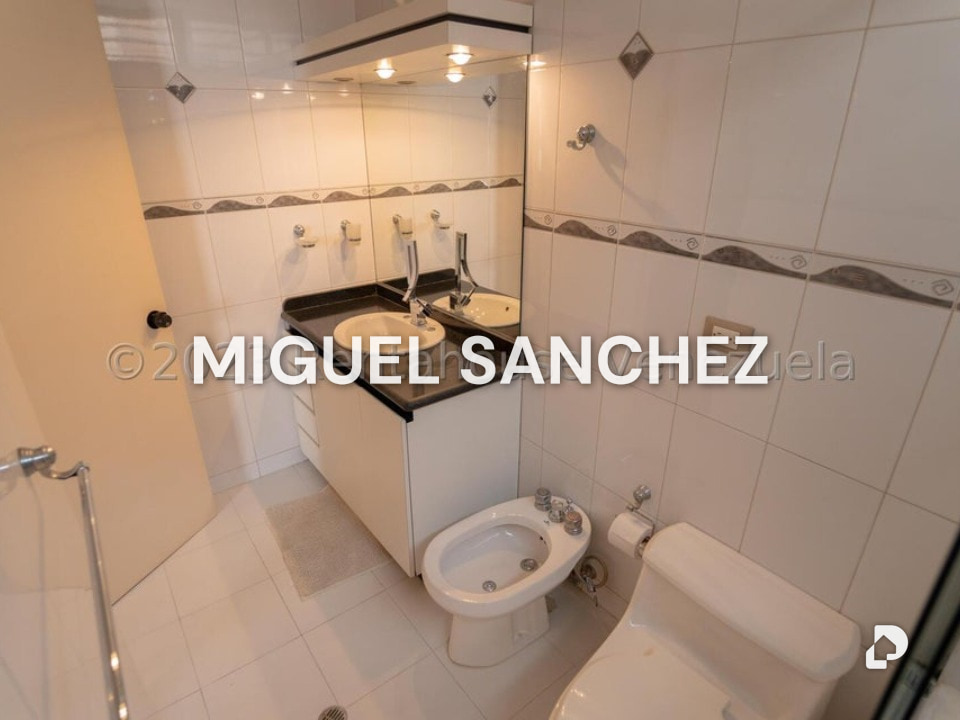 Apartamento en Los Palos Grandes, Caracas – 26