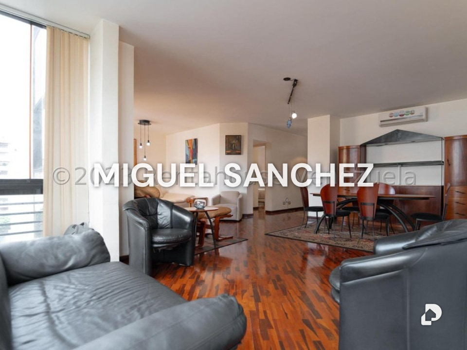 Apartamento en Los Palos Grandes, Caracas – 8