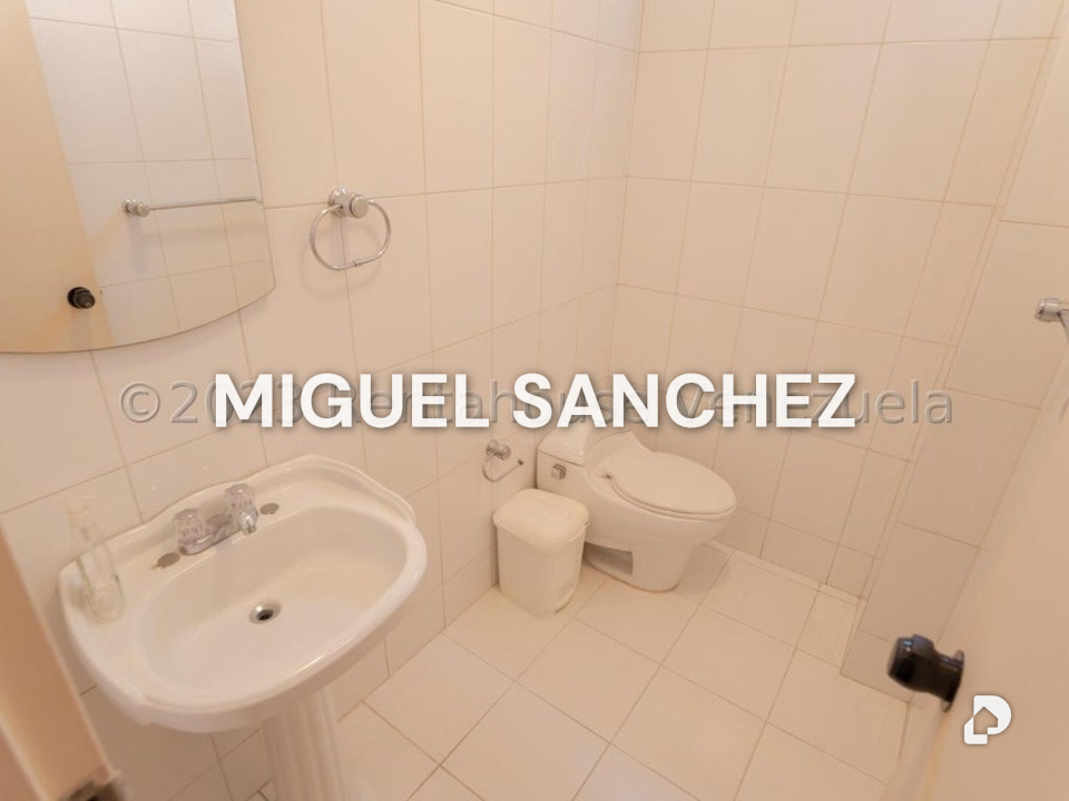 Apartamento en Los Palos Grandes, Caracas – 25