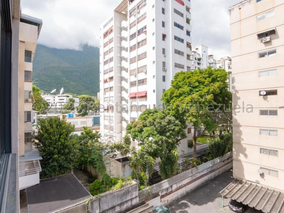 Apartamento en Los Palos Grandes, Caracas - 1