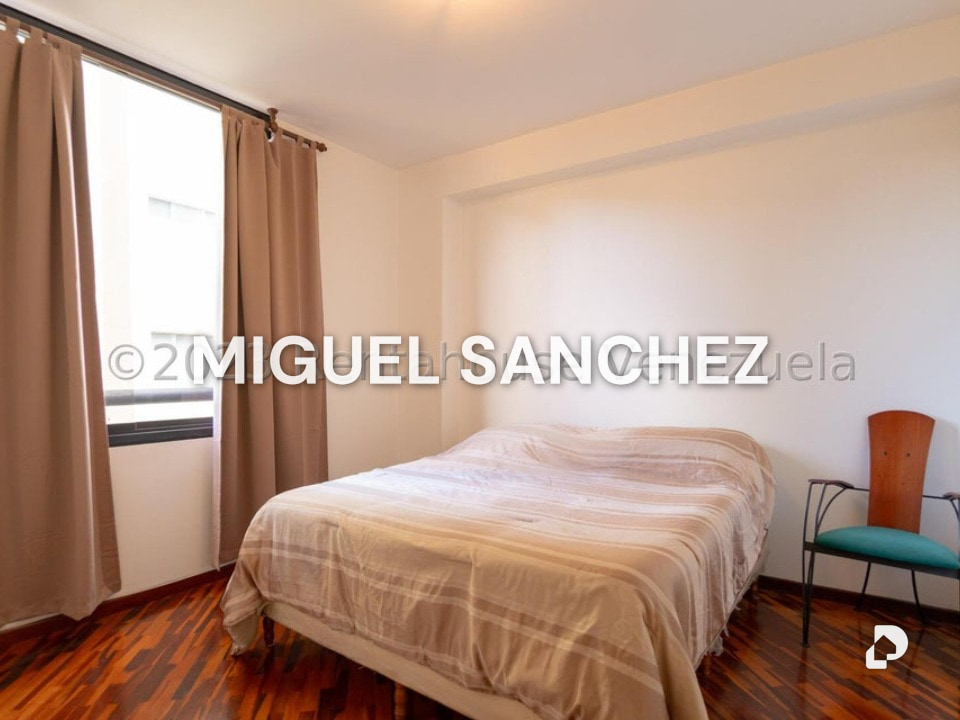 Apartamento en Los Palos Grandes, Caracas – 19