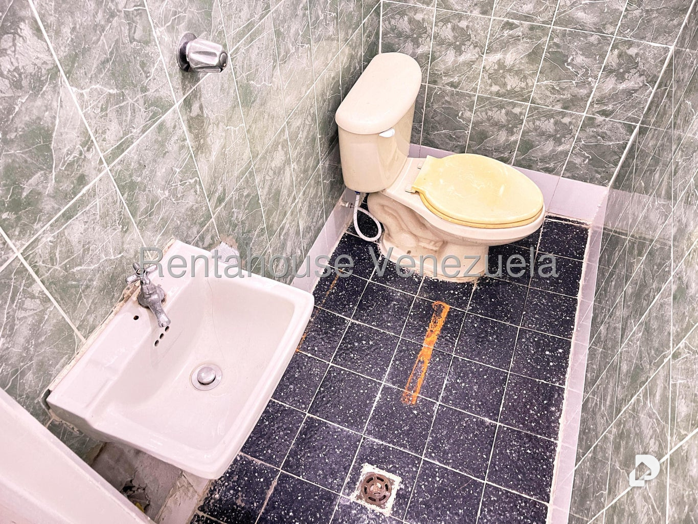 Local comercial en Parroquia La Candelaria, Caracas – 7