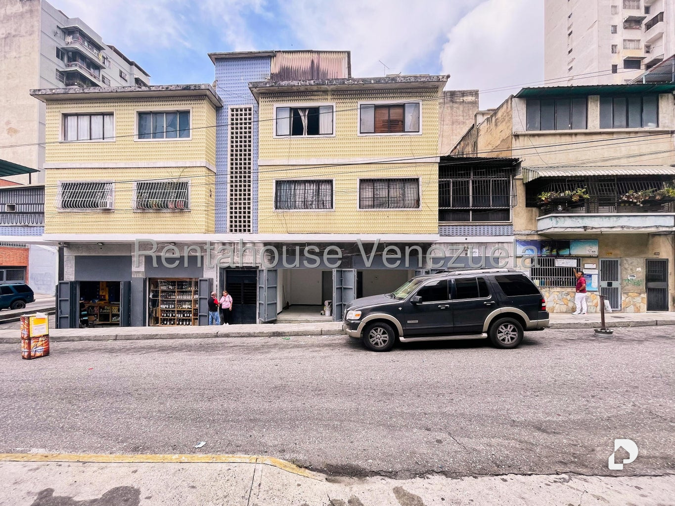 Local comercial en Parroquia La Candelaria, Caracas – 1